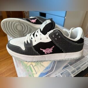 Men’s size 9.5 skater shoes